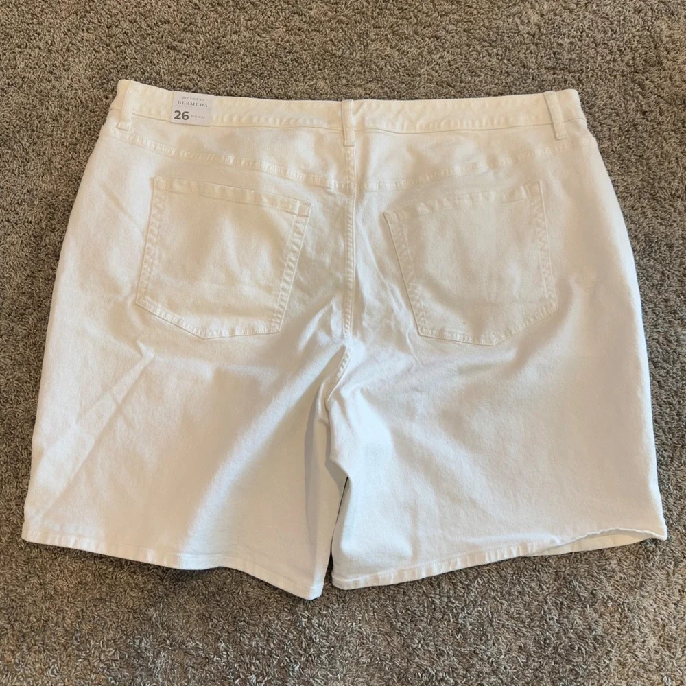 Lane Bryant White Boyfriend Bermuda Shorts Mid-Rise Plus Size 26 NWT